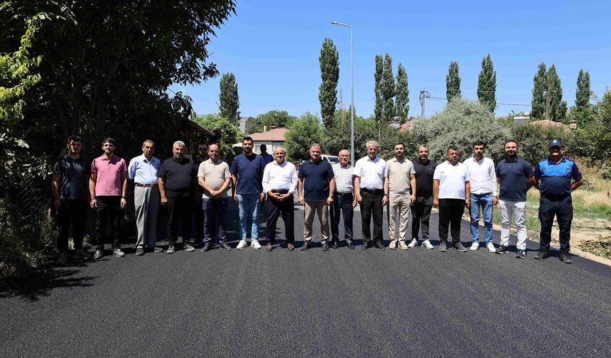 İsmet Mahallesi’nde Sıcak Asfalt Serimi Başladı