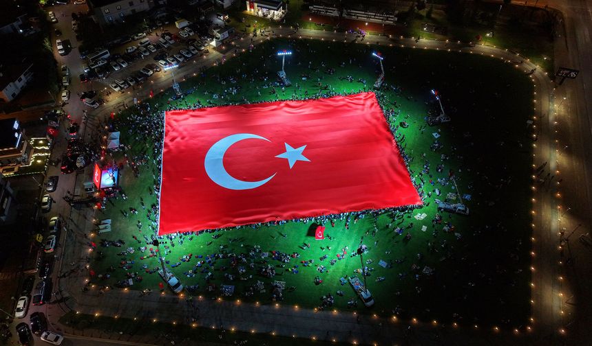 Bu Gurur Talas’ın; Dünyanın En Büyük Türk Bayrağı Açıldı