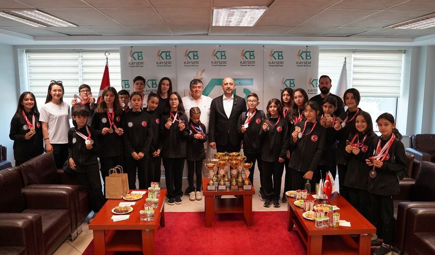 KTB ERVA Spor Okulu Sporcularından Başkan Bağlamış'a Ziyaret