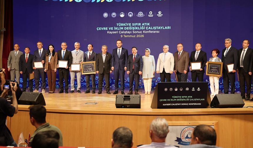 Melikgazi Belediyesi'nin Sıfır Atık Başarısına Teşekkür Plaketi