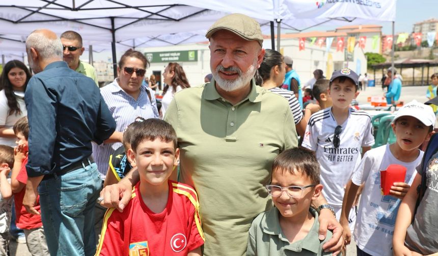 Başkan Çolakbayrakdar, Erva Spor Kulüplerindeki Öğrenciler ve Aileleriyle Buluştu