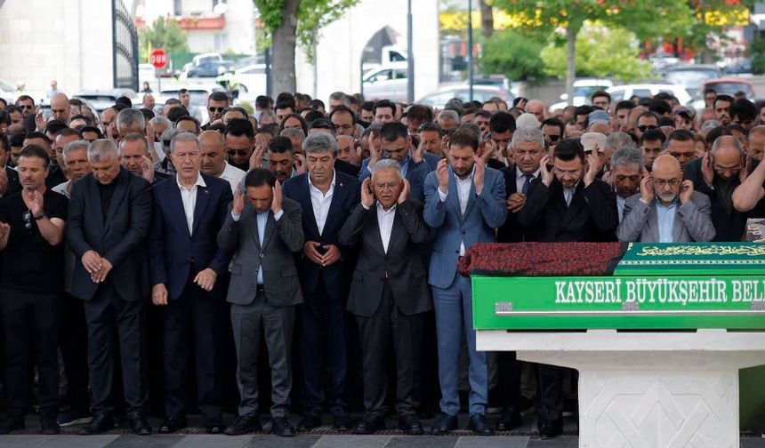 Mimarsinan OSB Başkanı Mehmet Arar’ın Babası Son Yolculuğuna Uğurlandı