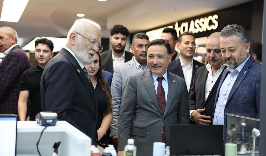 Vali Çiçek, “Kumsmall AVM, Kayseri’nin Göz Bebeği”