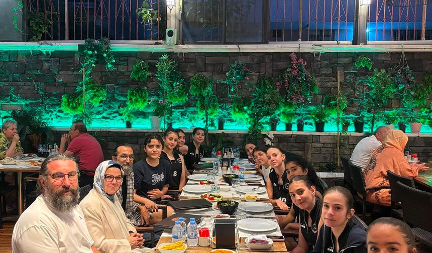 Ayşe Böhürler, Erciyes Voleybol'un Genç Sporcularını Ankara'da Ağırladı
