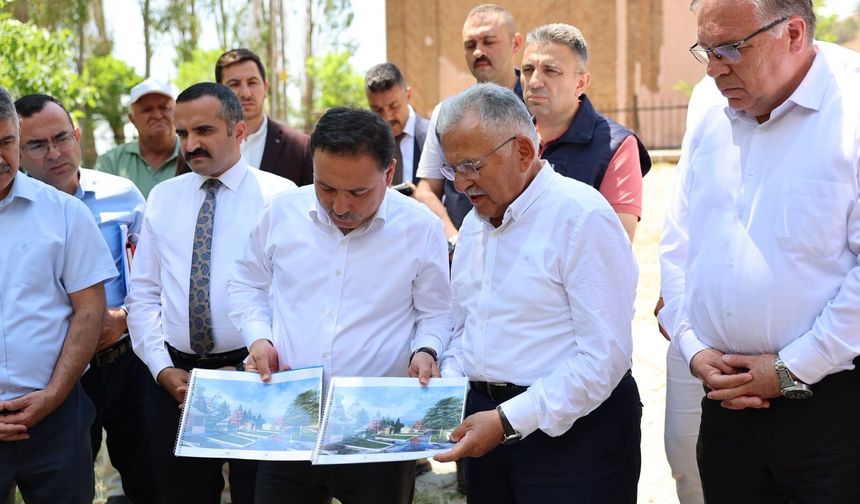 Vali Çiçek Ve Başkan Büyükkılıç’tan Melikgazi Türbesinde İnceleme