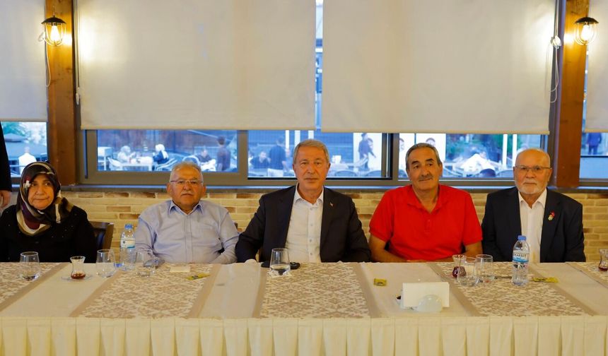 Başkan Büyükkılıç ve Akar, Şehit Aileleri, Gaziler ve Aileleri ile Buluştu