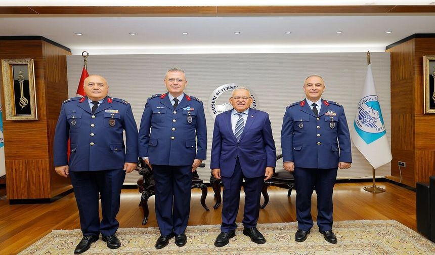 Başkan Büyükkılıç, Kayseri’nin Yeni Atanan Komutanlarını Ağırladı