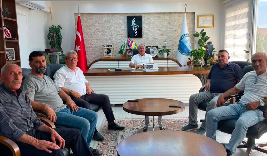 Felahiye Belediye Başkanı Şeref Güleser ve Meclis Üyeleri CHP’den İstifa Etti