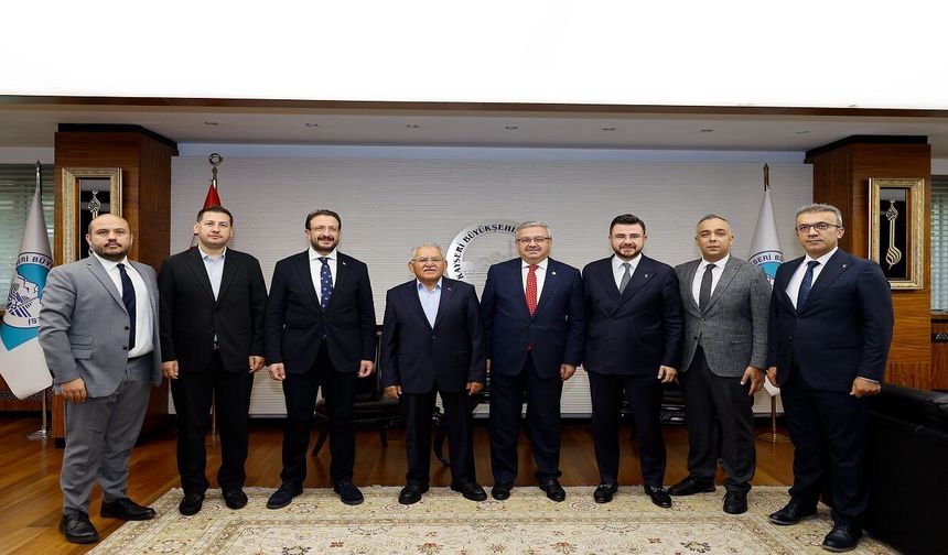 Başkan Büyükkılıç, Ak Parti Koordinatörlerini Ağırladı