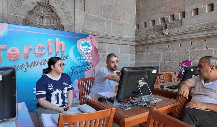 Büyükşehir’in Aile Akademisi’nden 2 Bin 657 Öğrenciye Tercih Danışmanlığı Hizmeti
