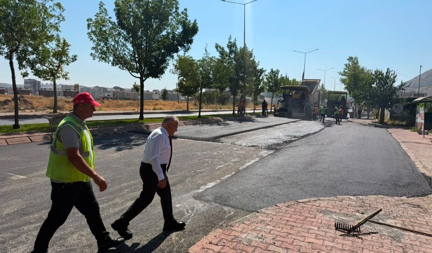 Başkan Büyükkılıç Şehit Komandolar Caddesi’ndeki Çalışmaları İnceledi