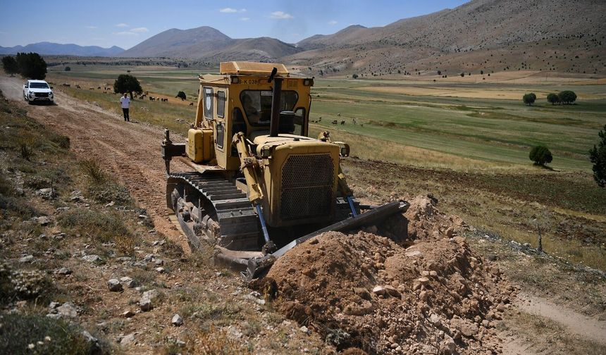 Büyükşehir’den Sarız Ve Pınarbaşı Kırsalında Ulaşım Hamlesi