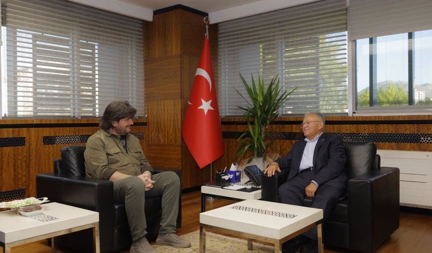 Başkan Büyükkılıç, Ahmet Şafak’ı Ağırladı, Konser Coşkusuna Ortak Oldu