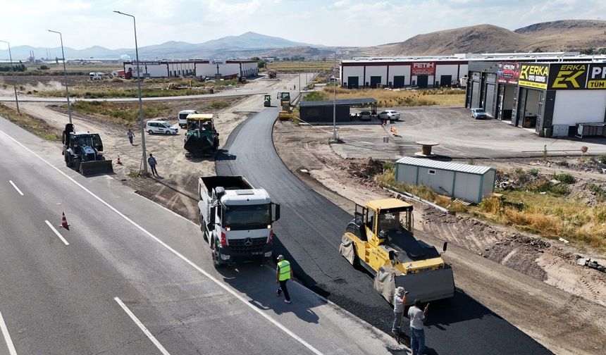 Melikgazi'den Metalsan Sanayi Sitesi'ne Asfalt Yol Desteği