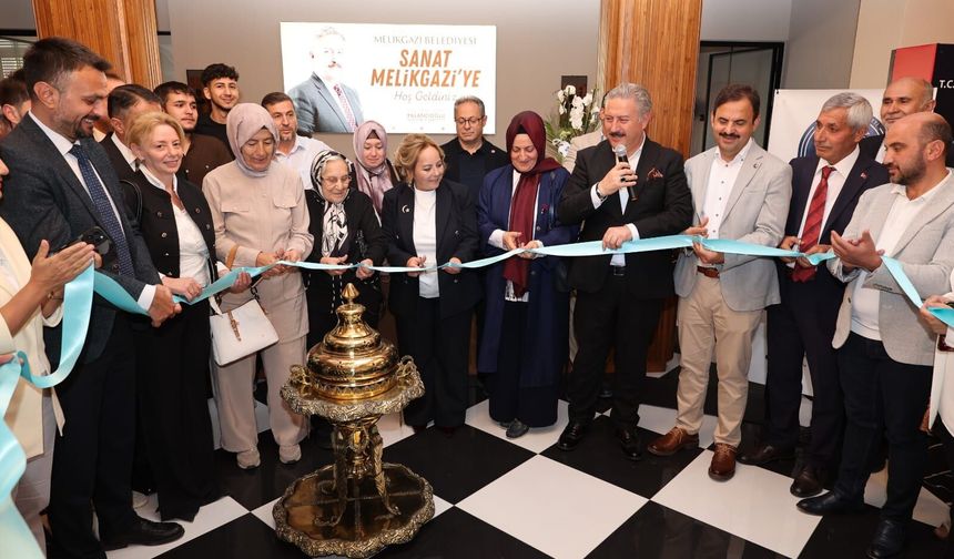 Sanat Melikgazi’de İlk Sergi: Tarihi Heybeler Görücüye Çıktı