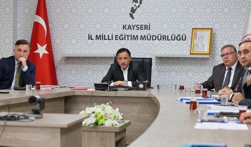 Vali Çiçek'ten İl Milli Eğitim Müdürlüğü'ne Yeni Eğitim Yılı Öncesi Ziyaret