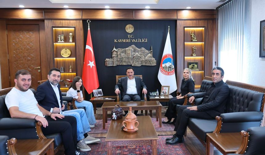 Vali Çiçek, Avrupa İkincisi Satrançcı Zeynep Ada Köken’i Kabul Etti