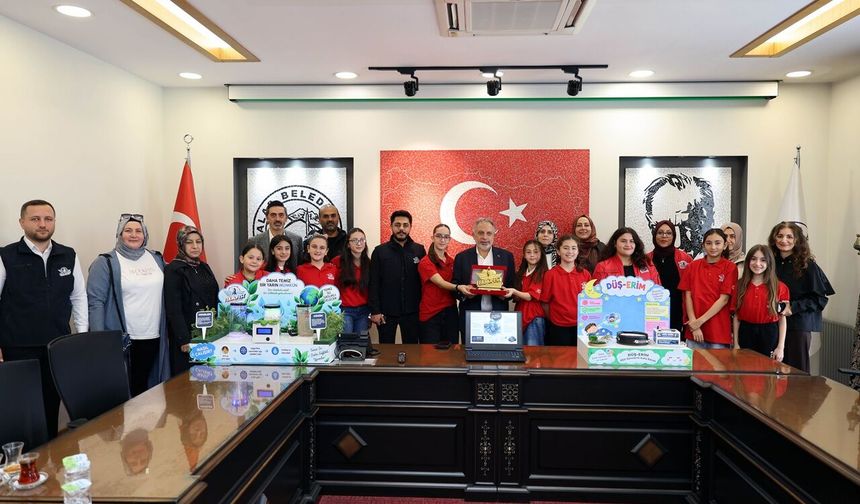 Başkan Yalçın’dan Talas’ın Genç Mucitlerine 4x4’lük Tebrik