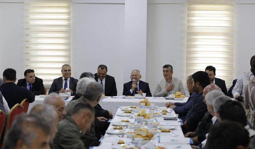 Başkan Büyükkılıç, Sarıoğlan’da 28 Mahalle Muhtarıyla Buluştu