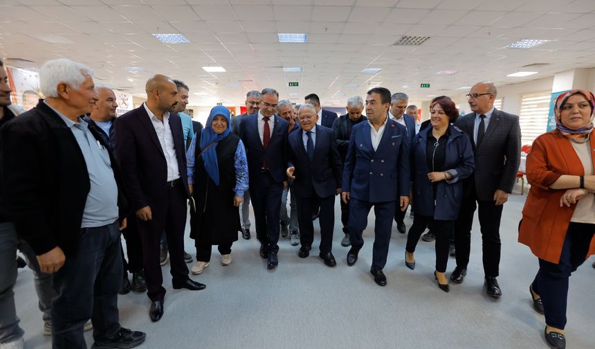 Başkan Büyükkılıç, Bünyan’da Muhtarlarla İstişare Toplantısı Yaptı