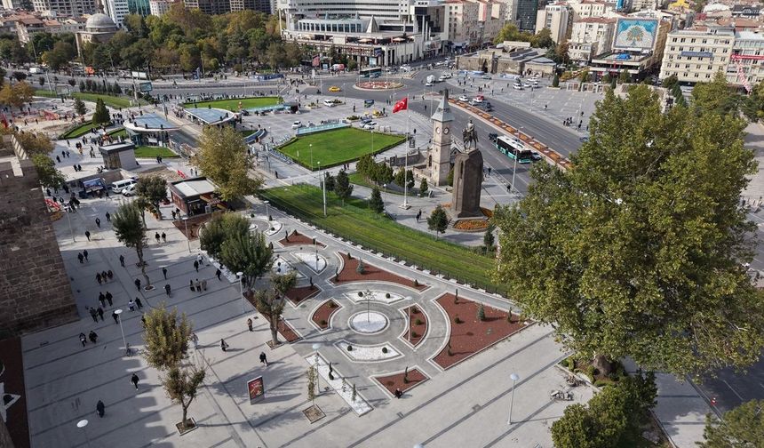 Başkan Büyükkılıç’ın Vizyonuyla Cumhuriyet Meydanı’nın Çehresi Değişiyor