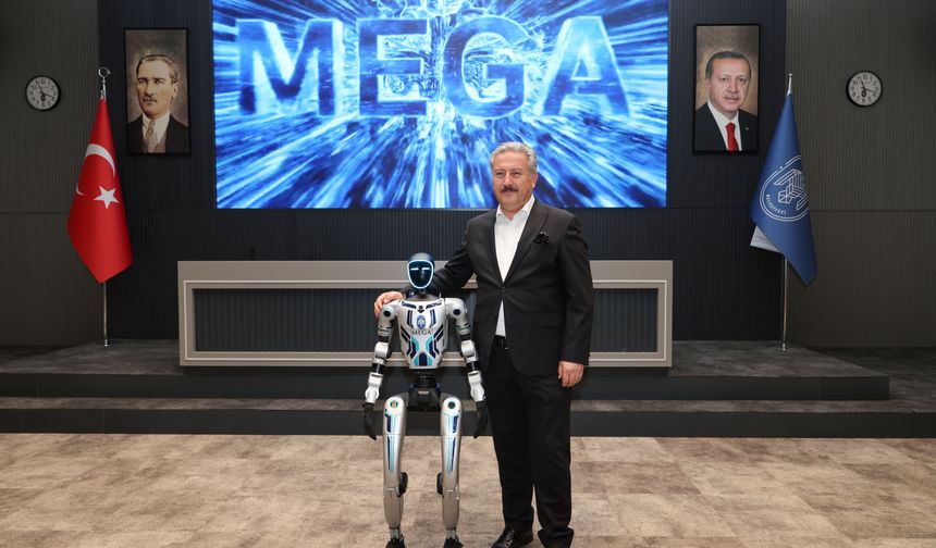 Melikgazi’nin İnsansı Robotu MEGA Sahneye Çıkıyor