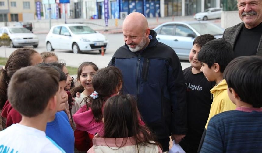 Çolakbayrakdar: ‘Evlatlarımız İçin Bütün Parklarda Toprak Alanlar Yapıyoruz’