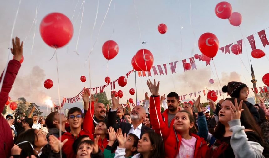 Başkan Çolakbayrakdar’dan 29 Ekim ‘Ay Yıldız Turu’ Çağrısı