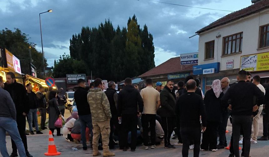 Pikap İle Üç Tekerlekli Motosiklet Çarpıştı: 2 Yaralı