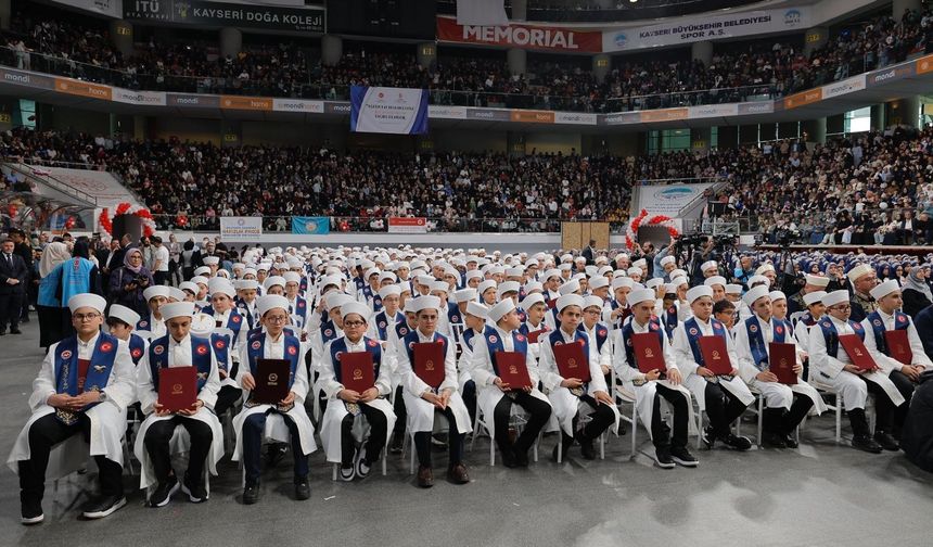 Kayseri’de 738 Öğrenci Hafızlık İcazet Belgesi Aldı
