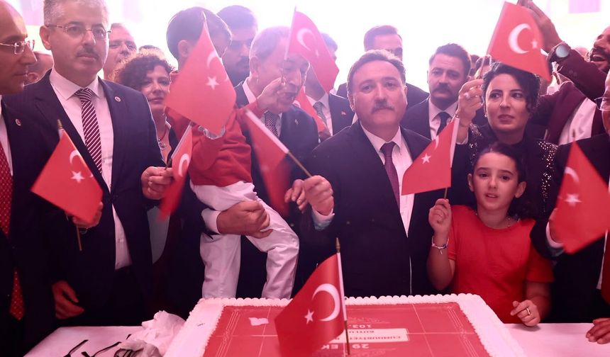 Kayseri, Cumhuriyet’in 103’üncü Yılını Büyük Coşkuyla Kutladı