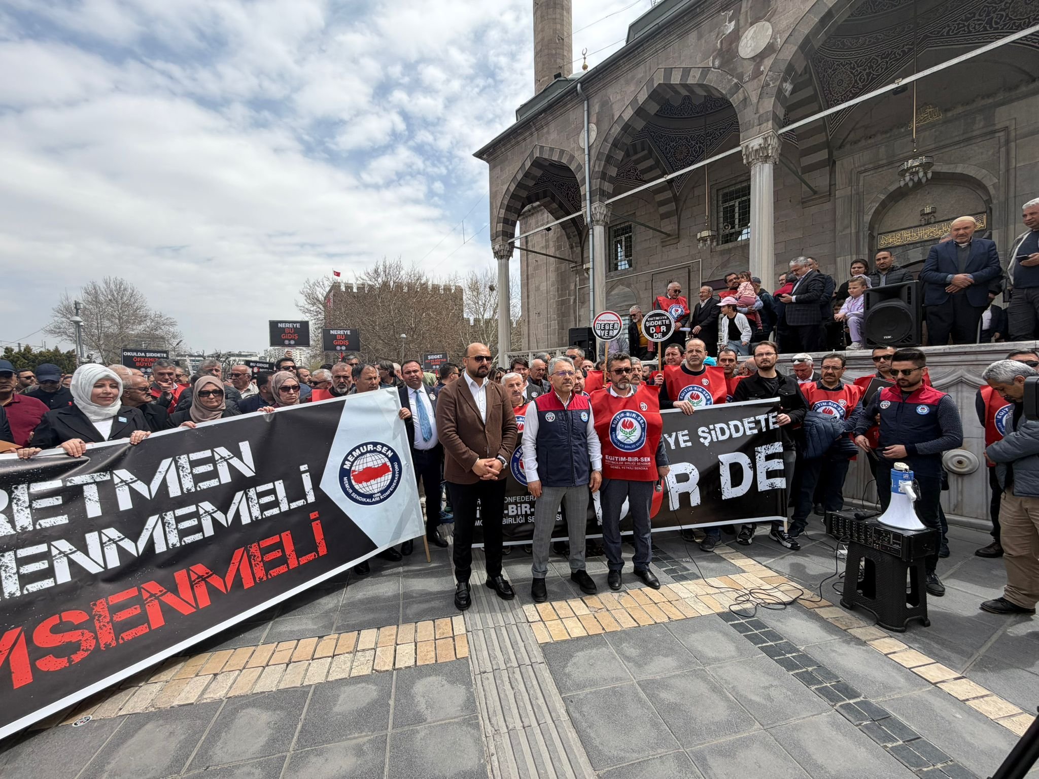 Whatsapp Image 2026 04 15 At 13.15.56